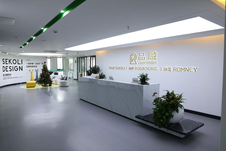 黄铭,公司经营范围包括:服务:网络技术,计算机软硬件,通信